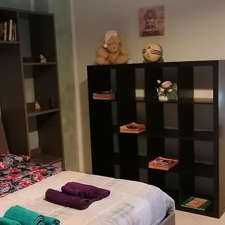 公寓 Vercelli House *